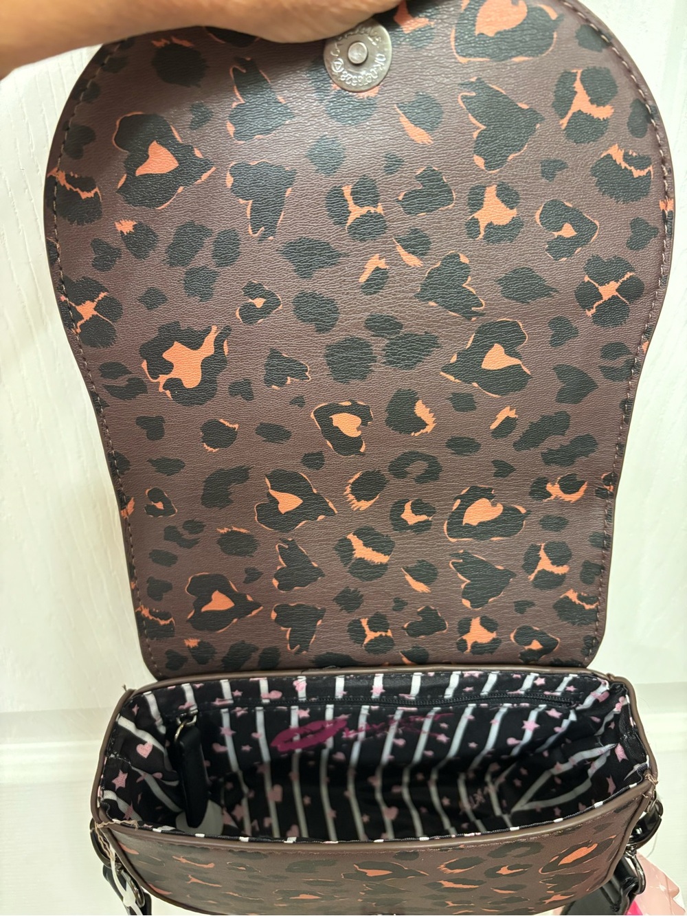 Betsey Johnson leopard print crossbody NWT - Picture 6 of 9